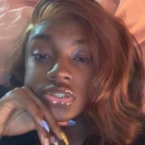 Meet your Posher, Nia